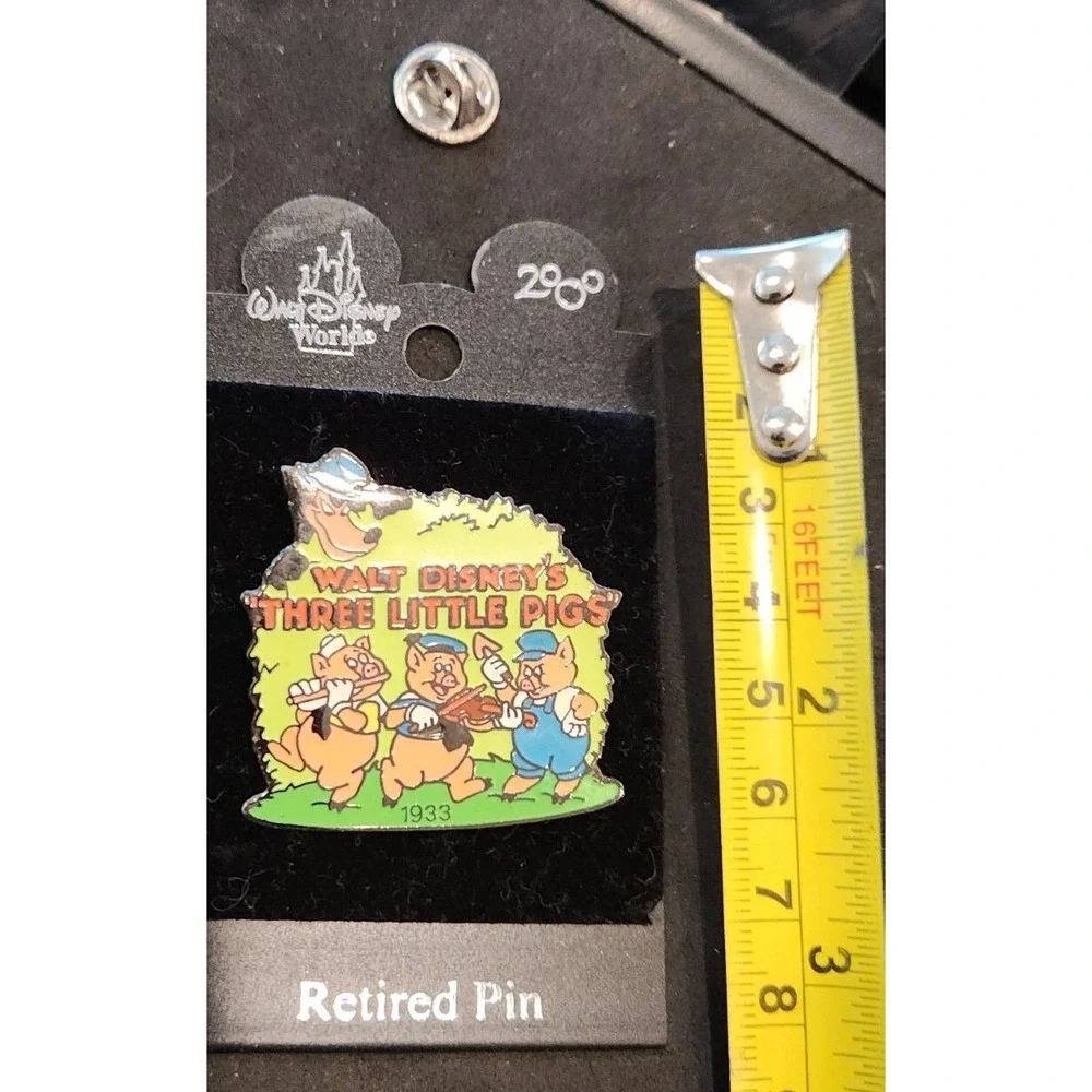 Vintage Disney Pin Three Little Pigs Retired Walt Disney World on Card 00001‎